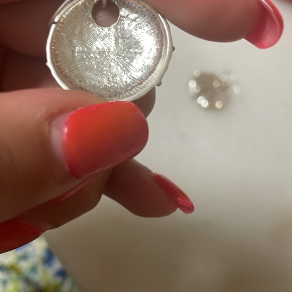 Silver earring - Picture 3 of 3